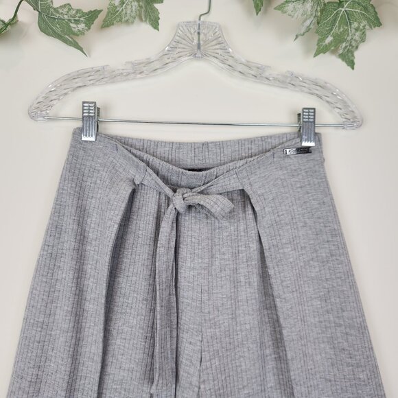 Betsey Johnson Performance Size M Gray Rib Wide Leg Stretch Cropped Pants - Picture 3 of 7
